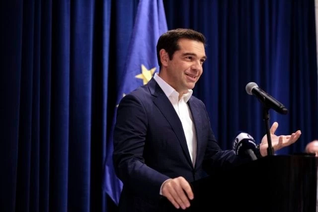 Περήφανος ο Τσίπρας για την προσφυγική πολιτική του – Τον βράβευσαν κιόλας